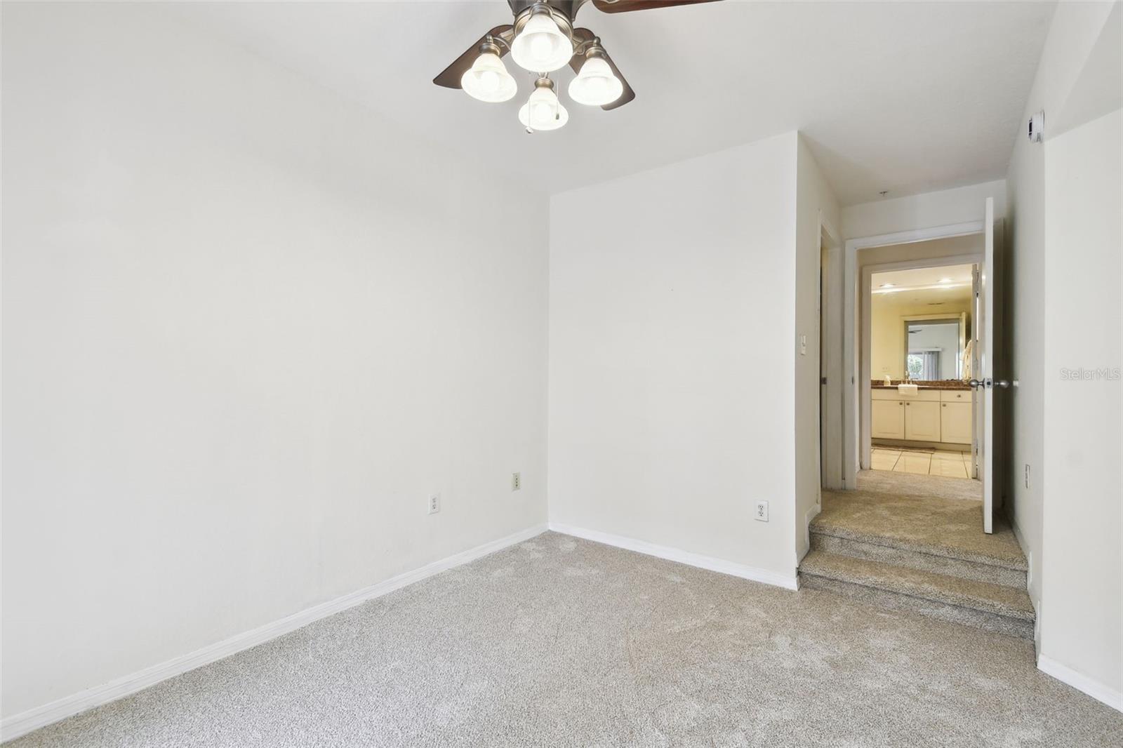 Image 21 of 35 For 504 Armenia Avenue 1329b