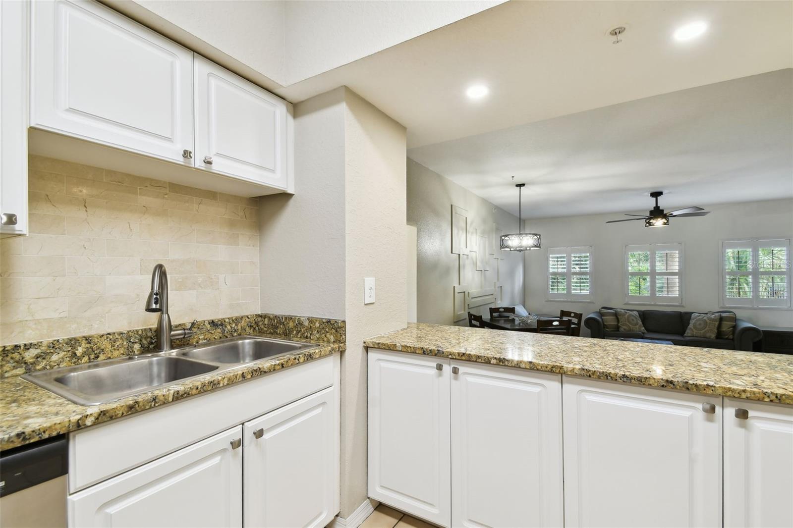 Image 4 of 35 For 504 Armenia Avenue 1329b