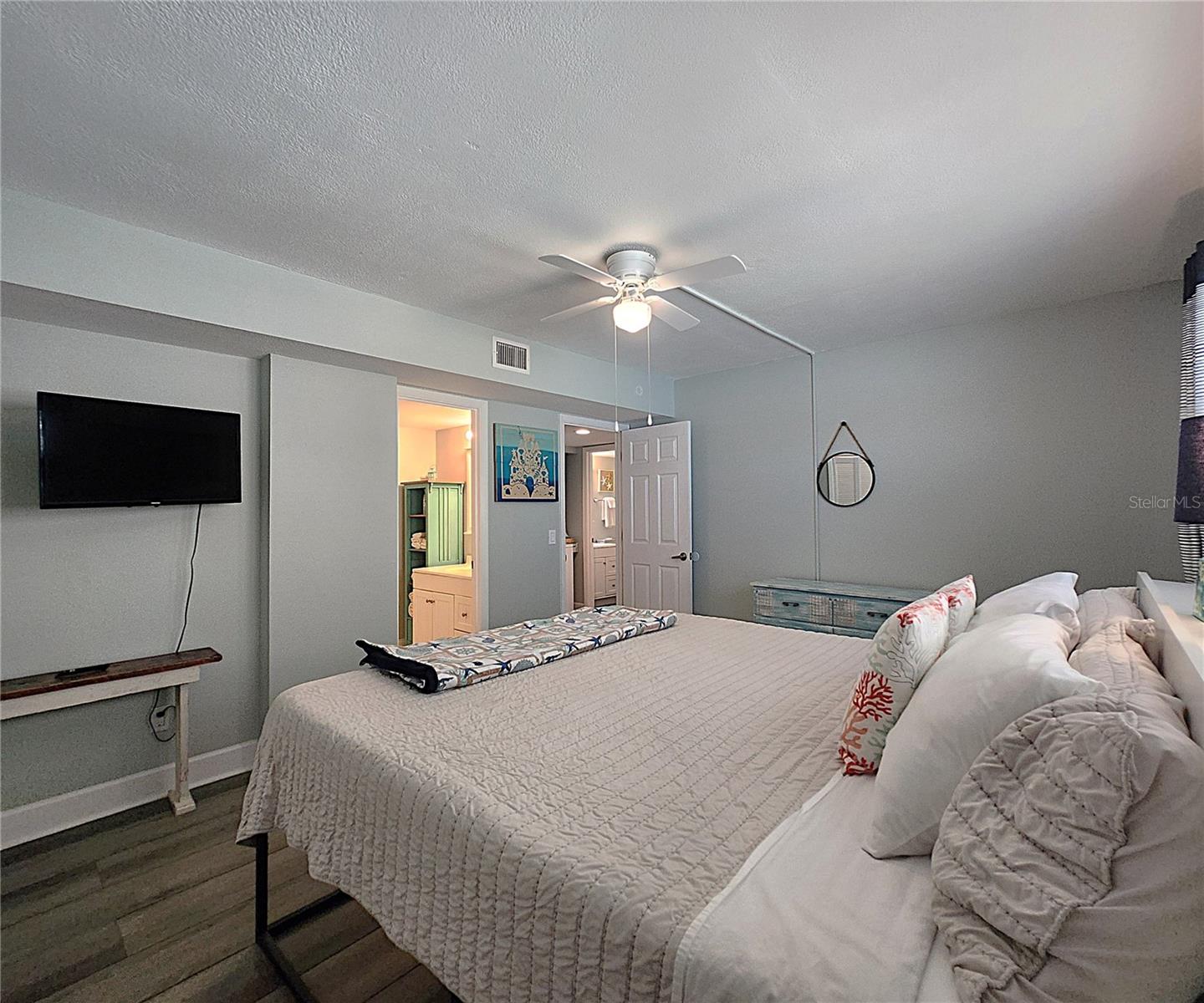 Image 24 of 44 For 18650 Gulf Boulevard 314