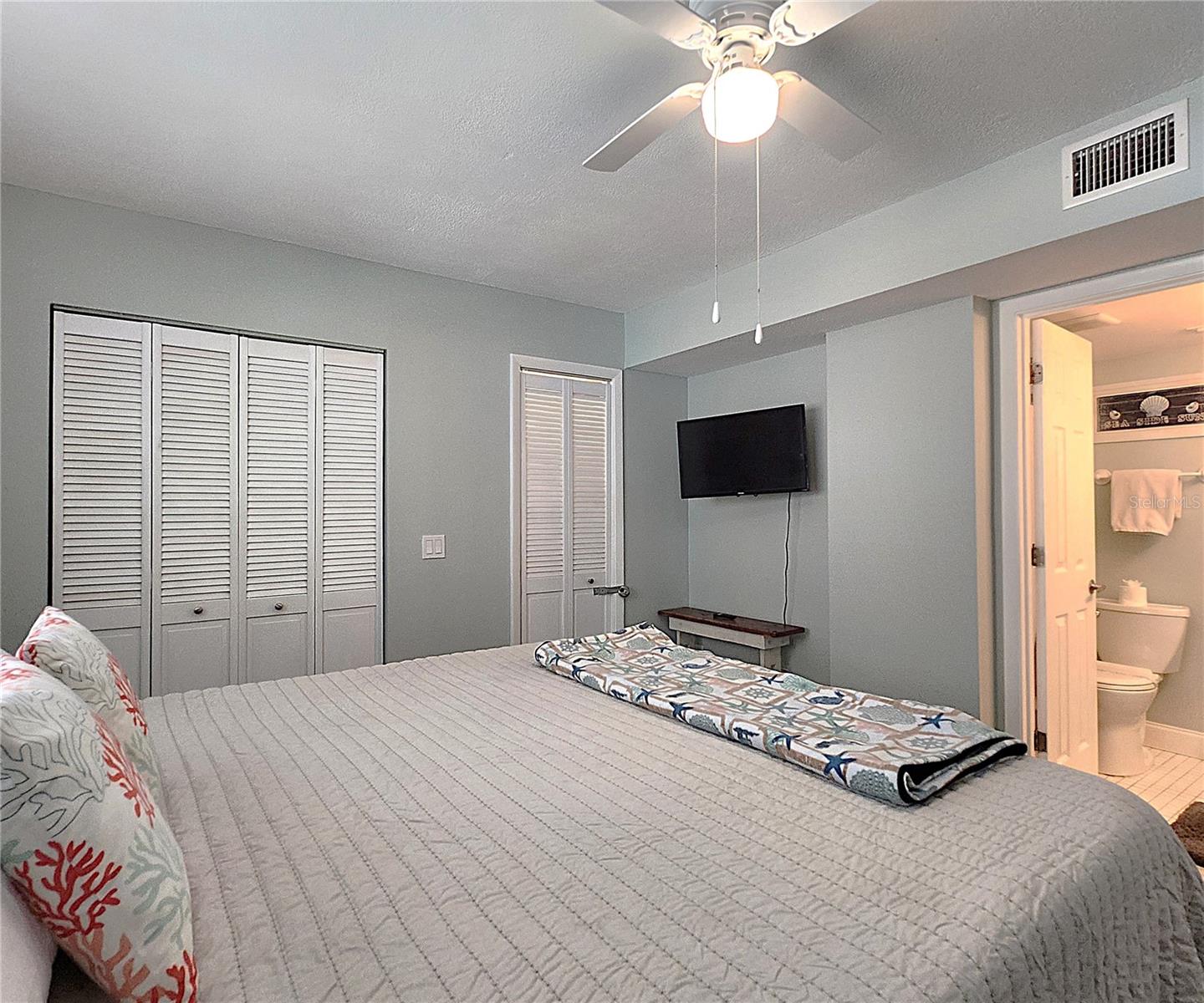 Image 25 of 44 For 18650 Gulf Boulevard 314