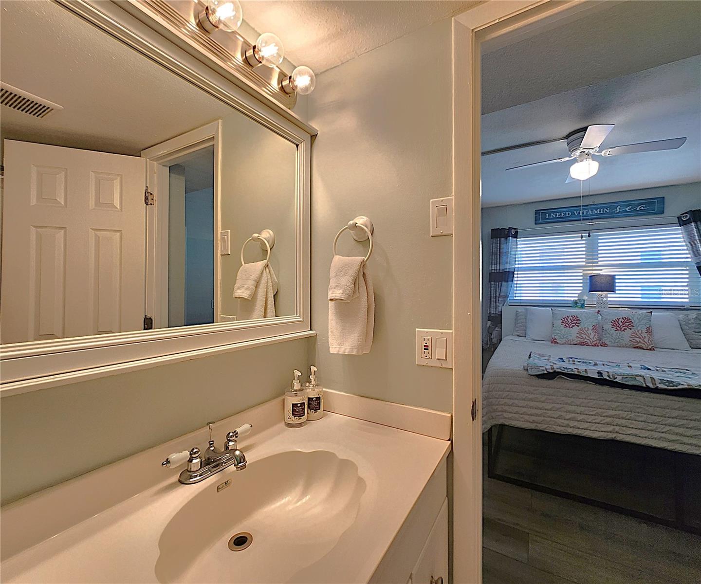 Image 31 of 44 For 18650 Gulf Boulevard 314