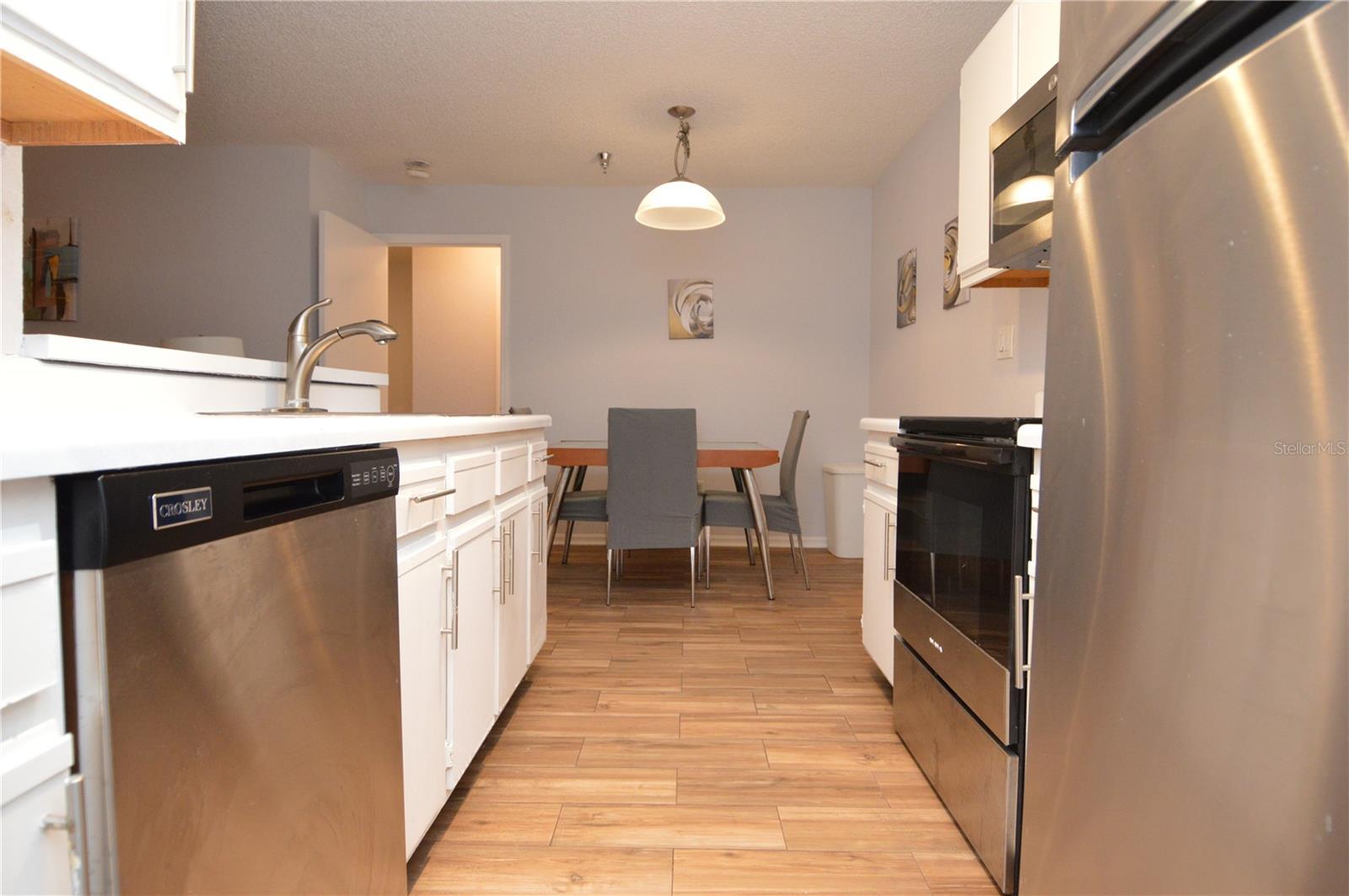 Image 12 of 97 For 10265 Gandy Boulevard N 1409