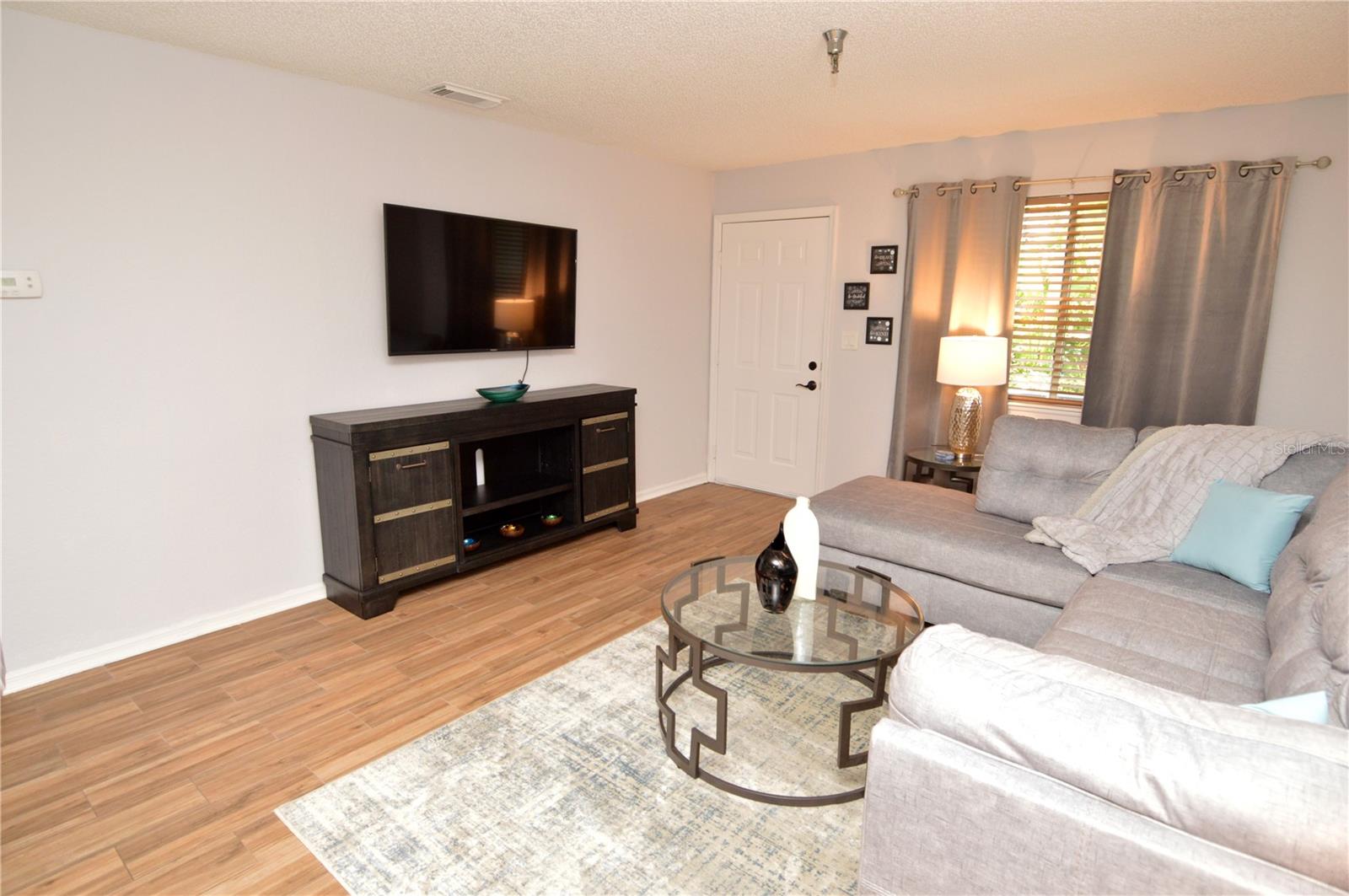 Image 21 of 97 For 10265 Gandy Boulevard N 1409