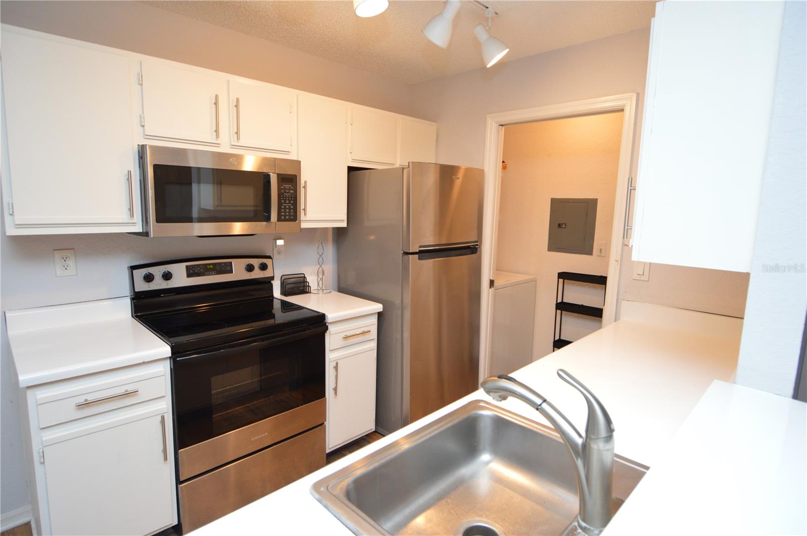 Image 7 of 97 For 10265 Gandy Boulevard N 1409