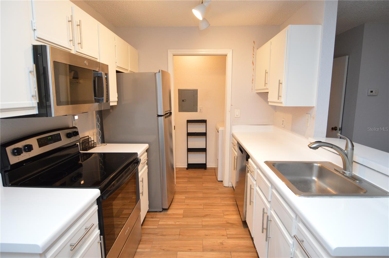 Image 9 of 97 For 10265 Gandy Boulevard N 1409