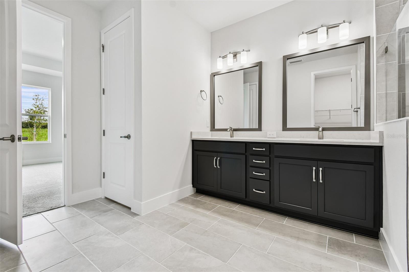 Image 22 of 42 For 11858 Richmond Trail