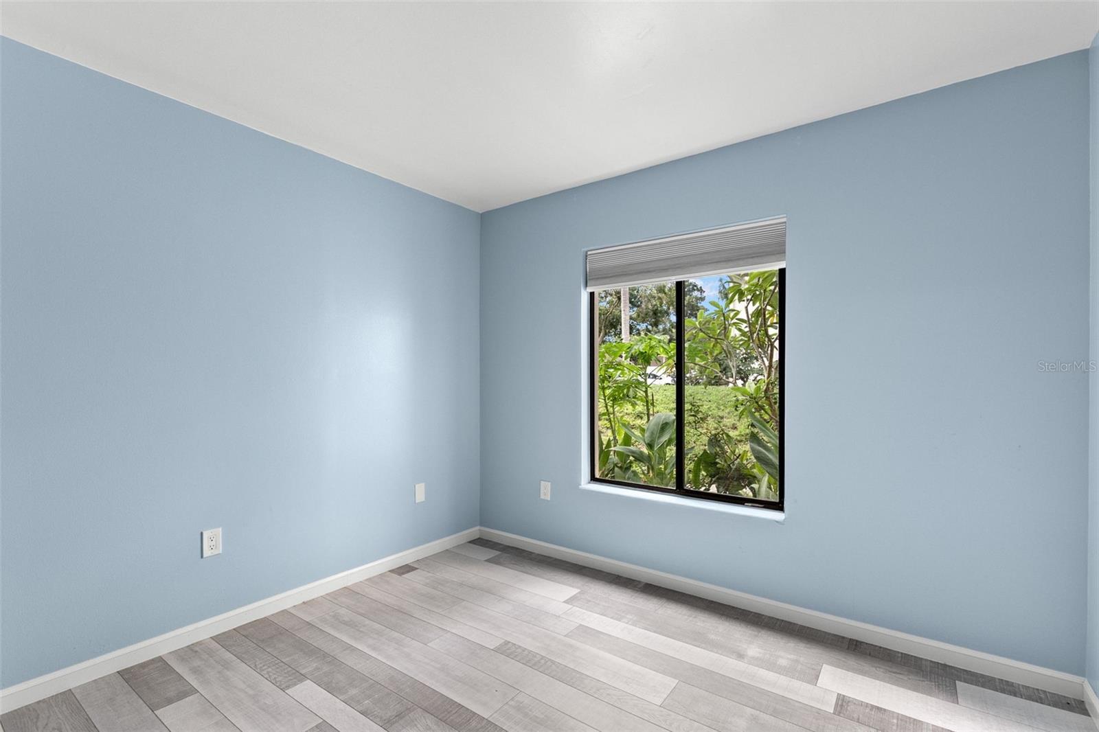 Image 20 of 28 For 2688 Pine Ridge Way N B1