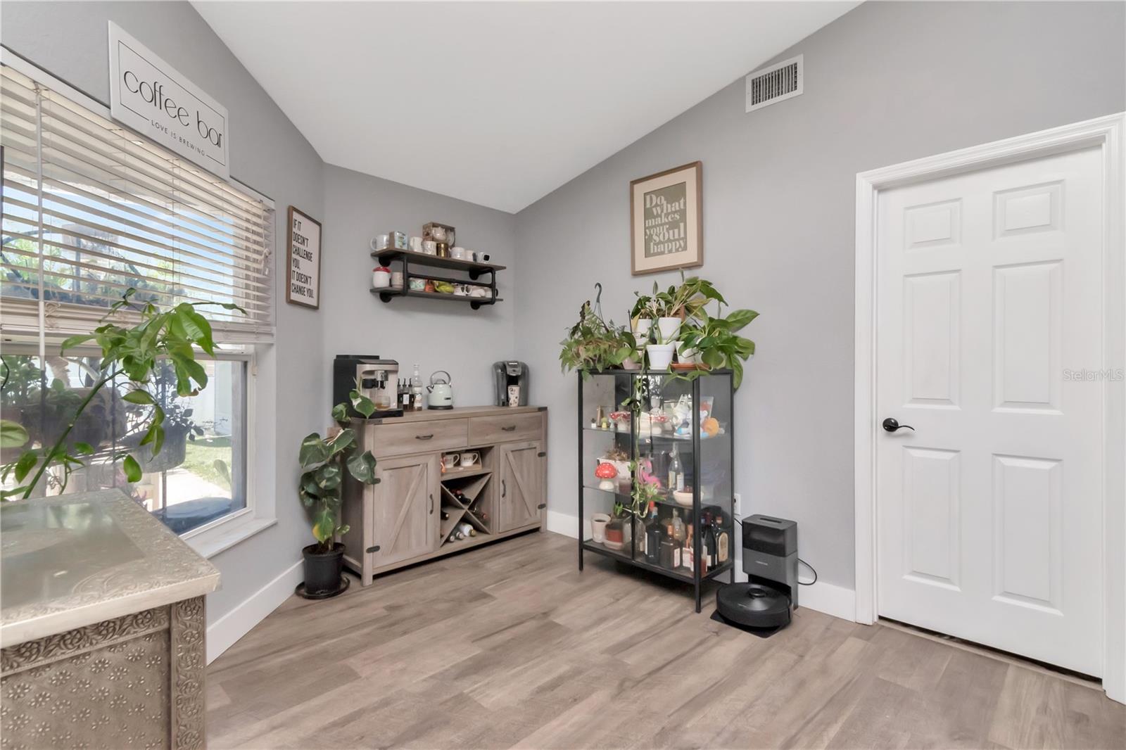 Image 20 of 51 For 2869 Hickory Ridge Drive