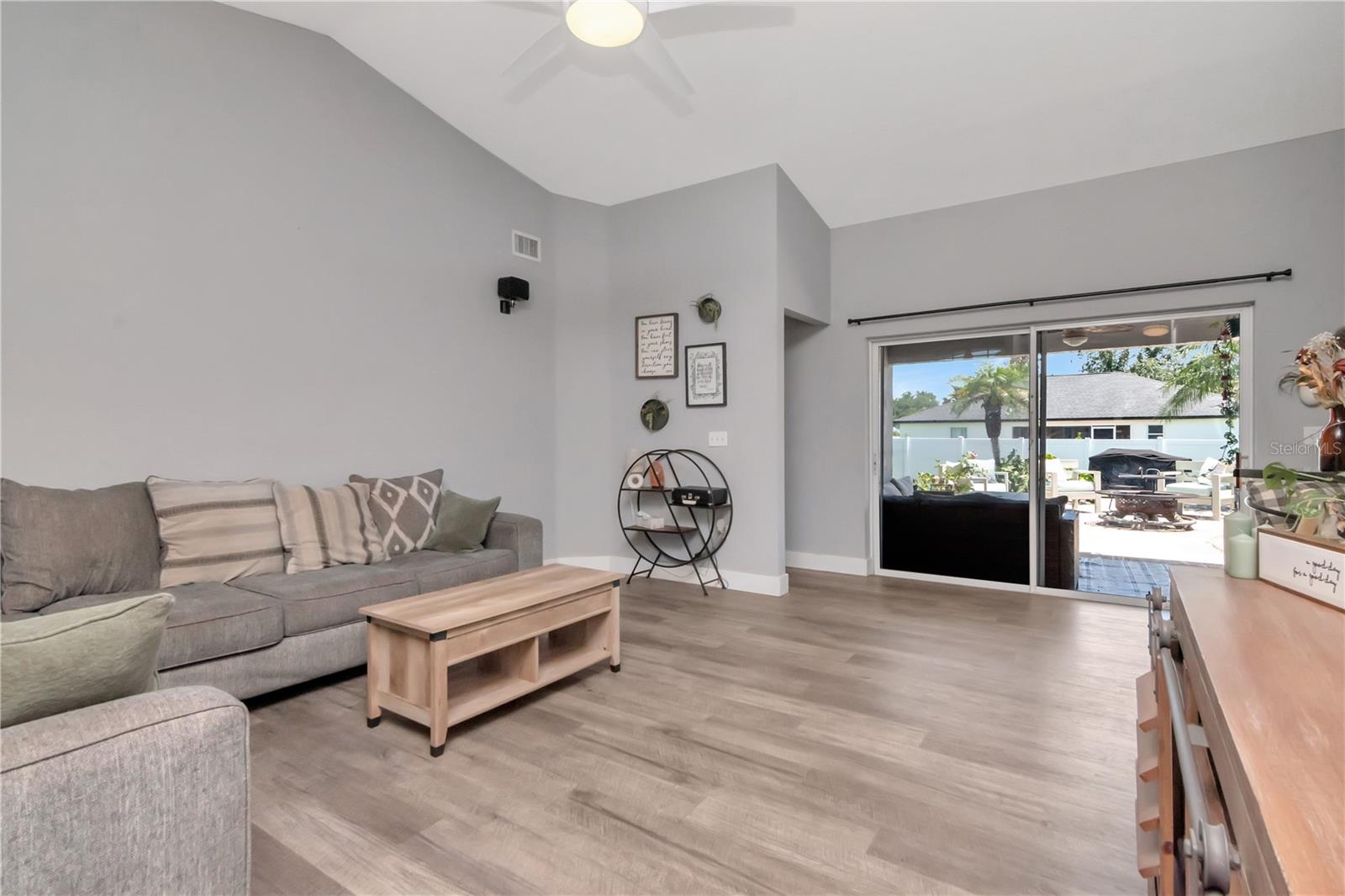 Image 7 of 51 For 2869 Hickory Ridge Drive