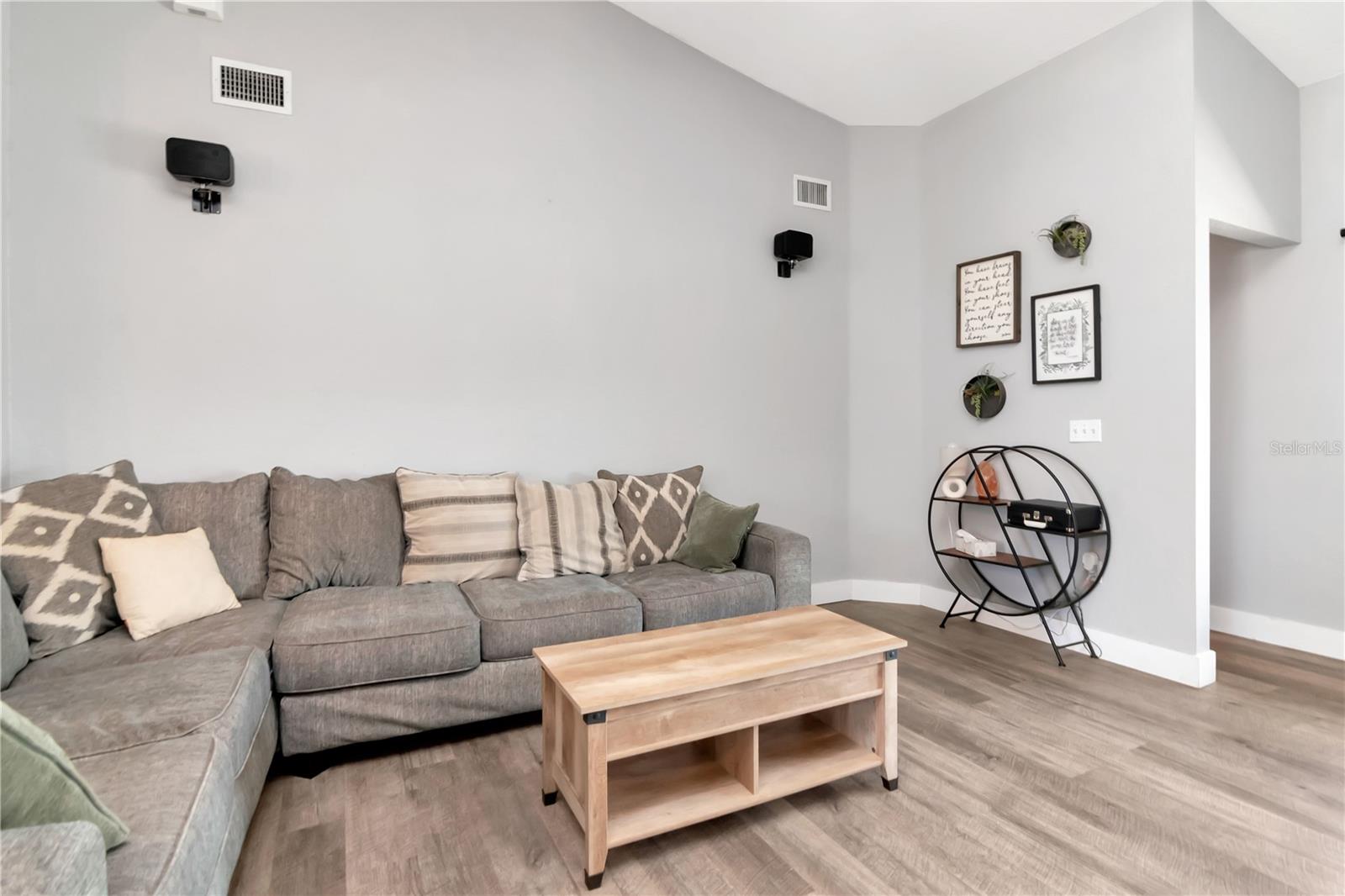 Image 8 of 51 For 2869 Hickory Ridge Drive