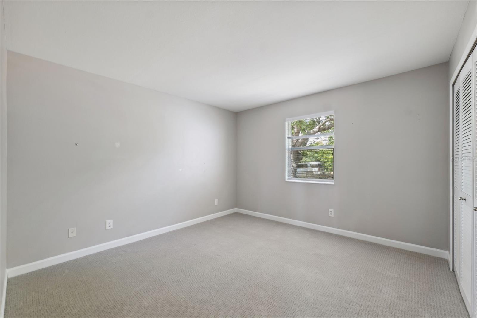 Image 22 of 44 For 428 Klosterman Road W