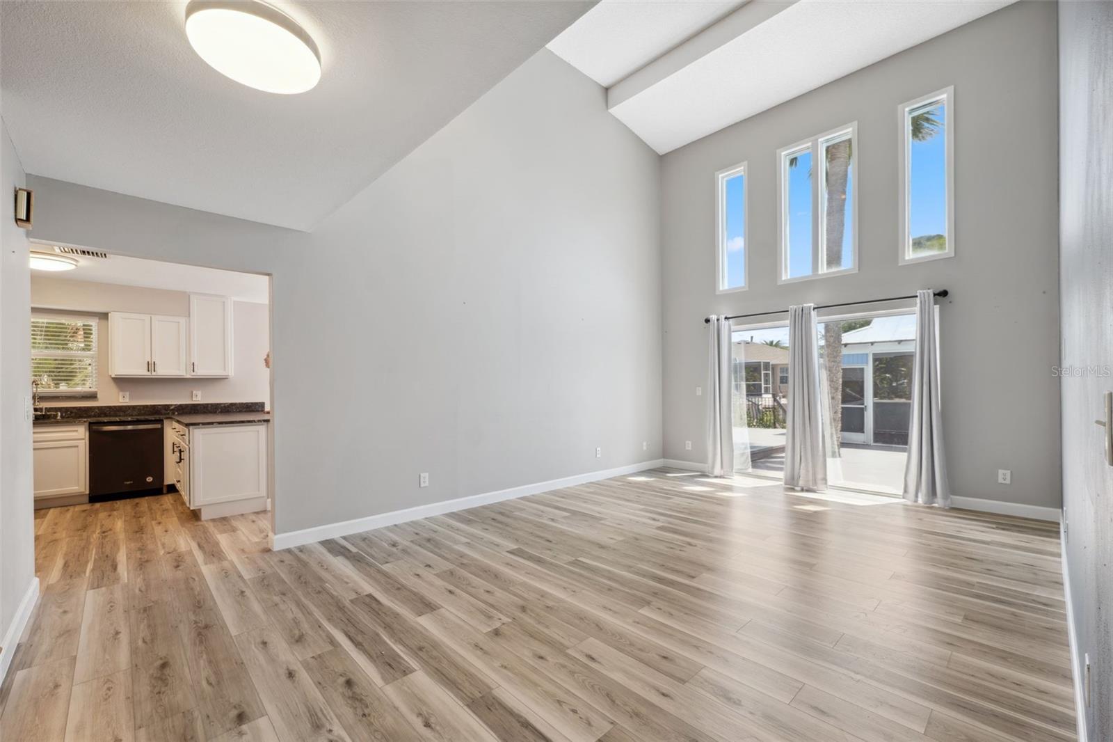 Image 7 of 44 For 428 Klosterman Road W