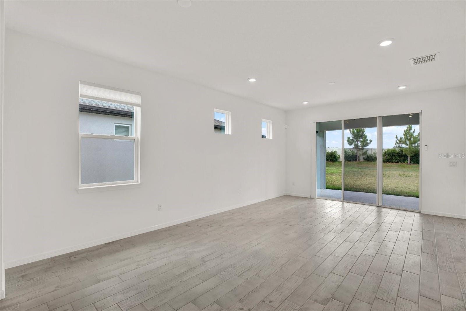 Image 3 of 42 For 6019 Shorebird Branch