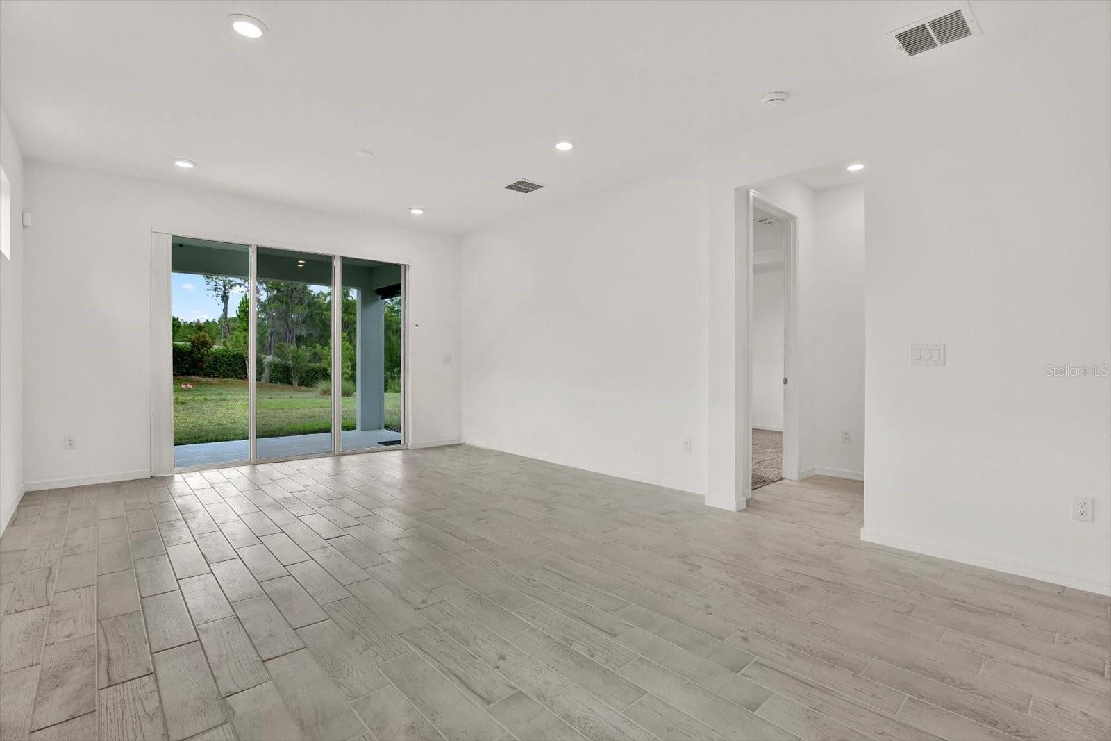 Image 5 of 42 For 6019 Shorebird Branch