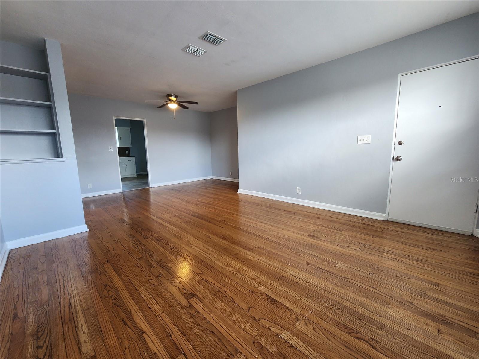 Image 2 of 4 For 3148 Belden Street 3