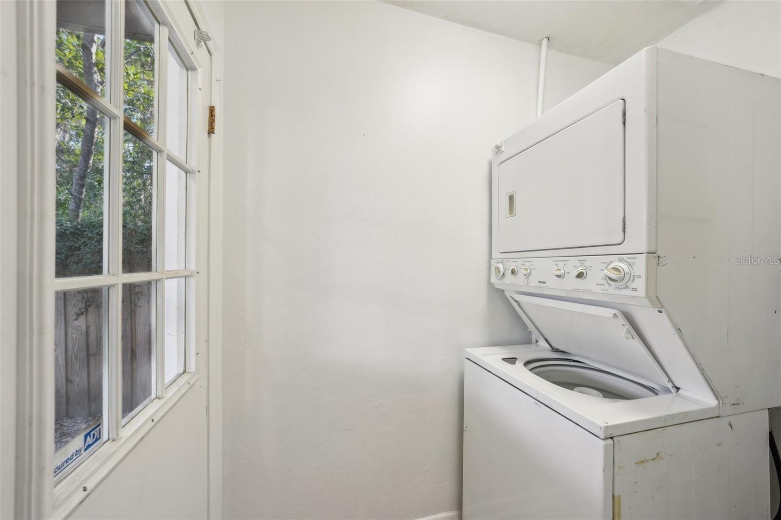 Image 10 of 23 For 3915 Ola Avenue