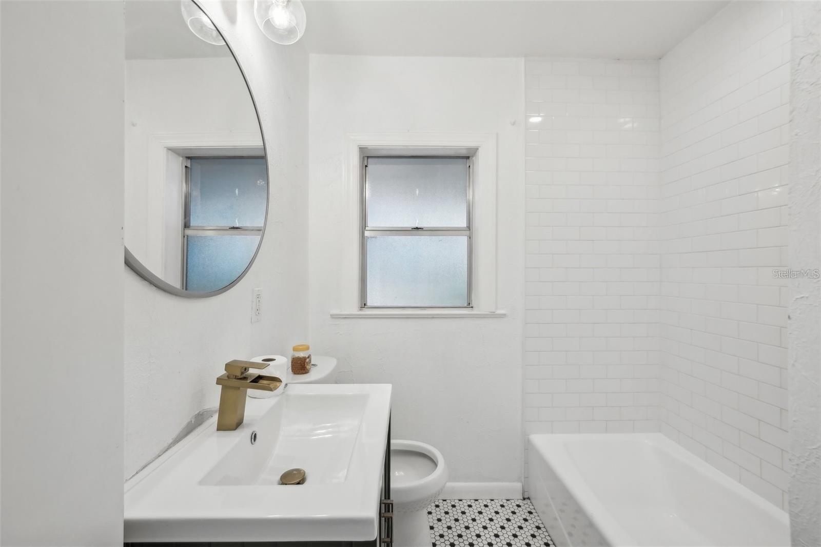 Image 14 of 23 For 3915 Ola Avenue