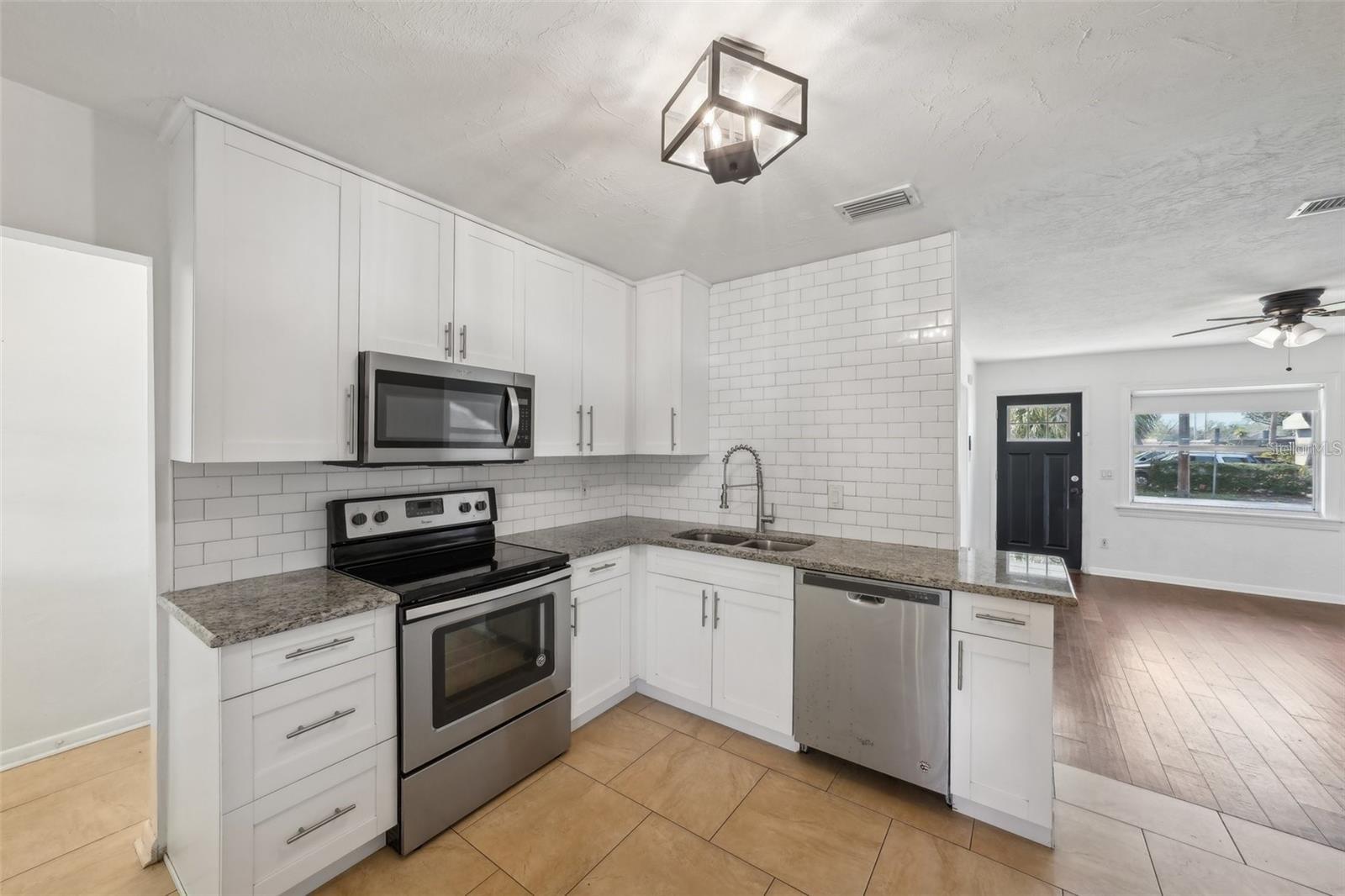 Image 8 of 23 For 3915 Ola Avenue