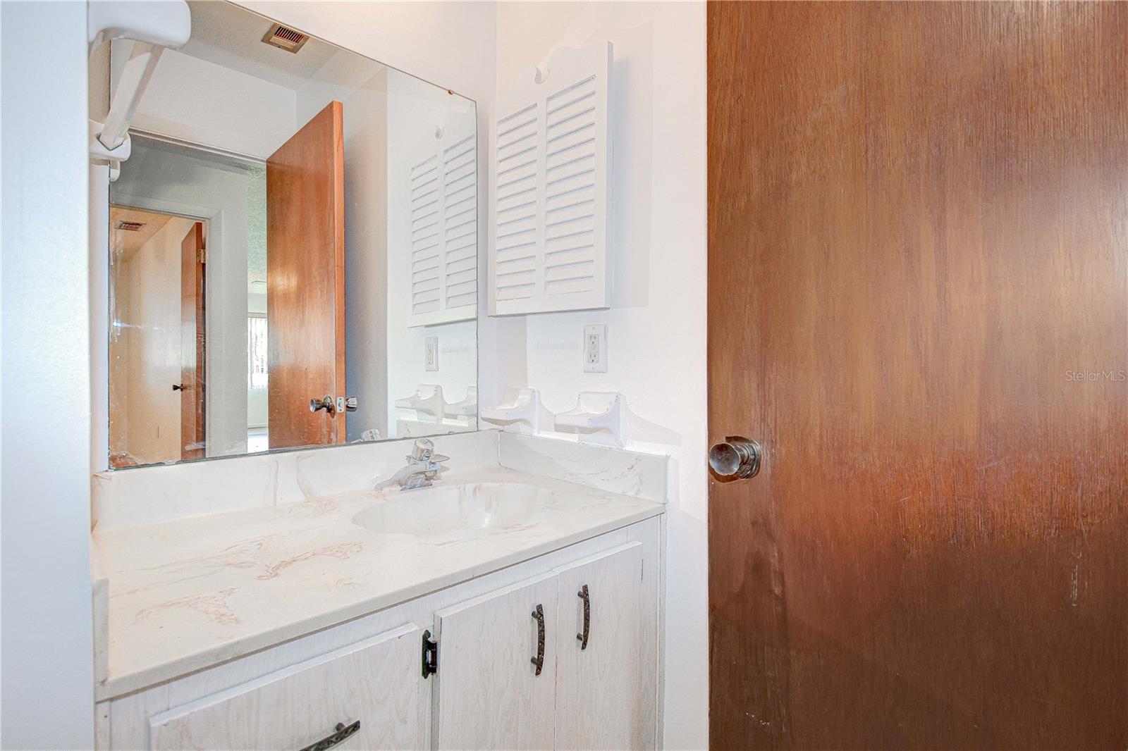 Image 18 of 33 For 11511 113th Street 33d