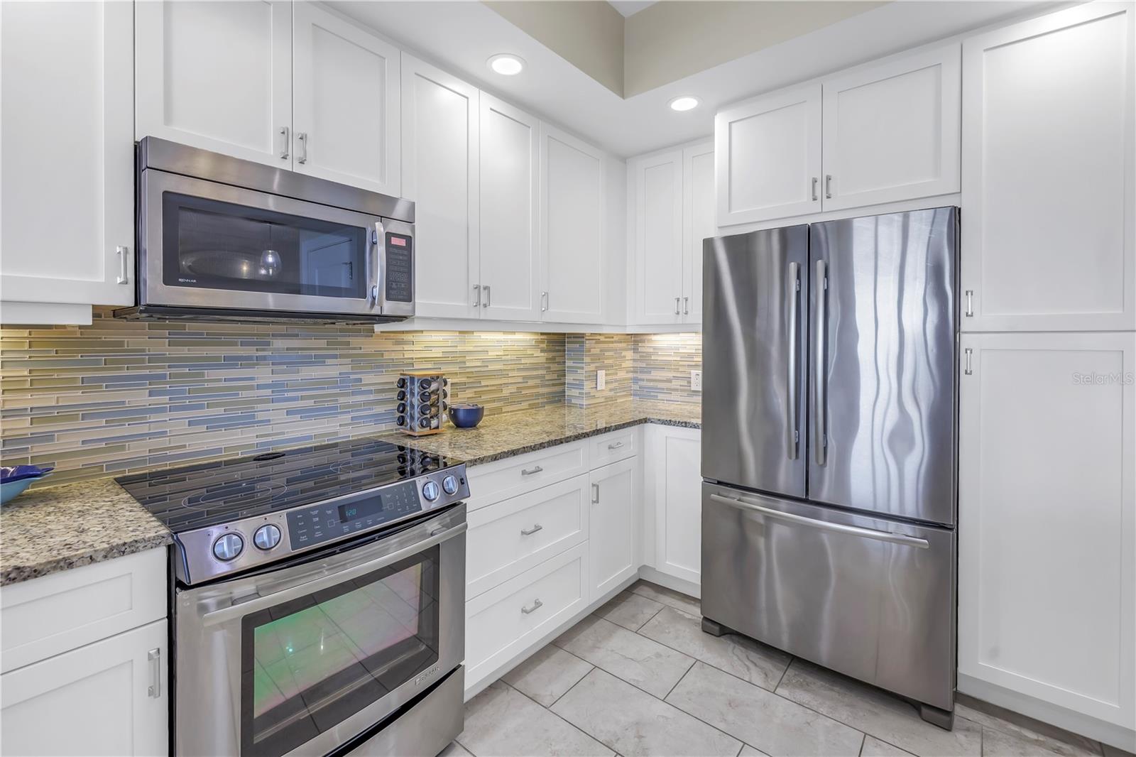 Image 11 of 72 For 1325 Snell Isle Boulevard Ne 611