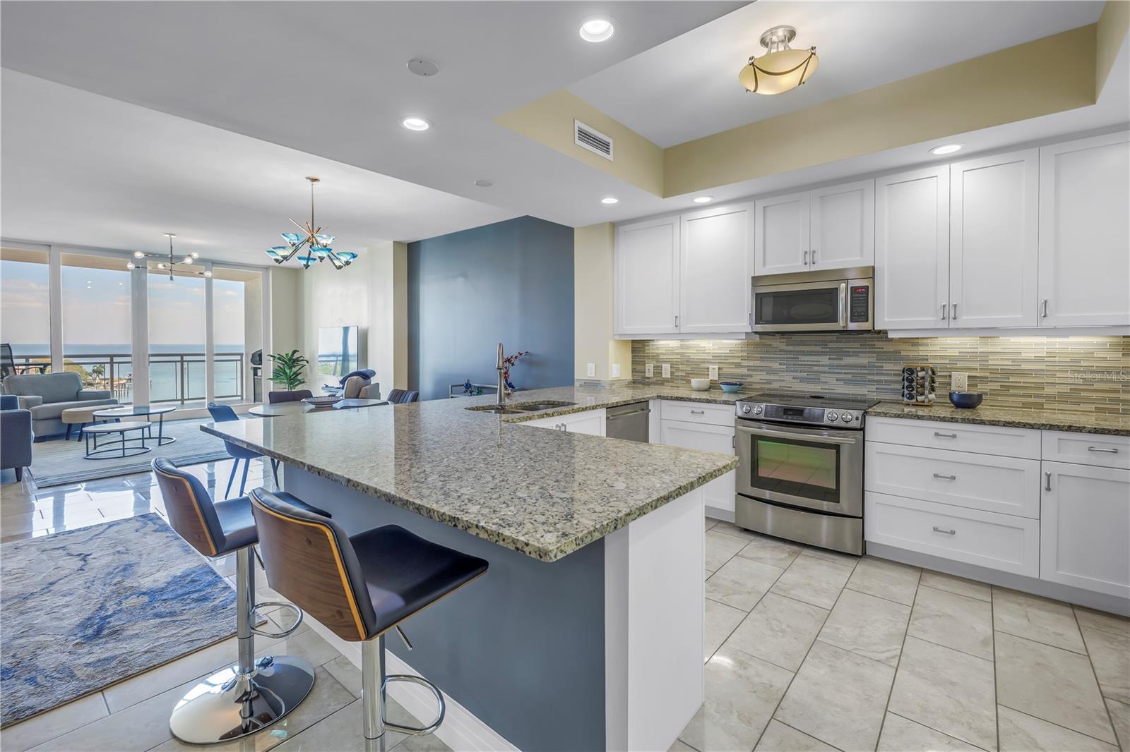 Image 15 of 72 For 1325 Snell Isle Boulevard Ne 611