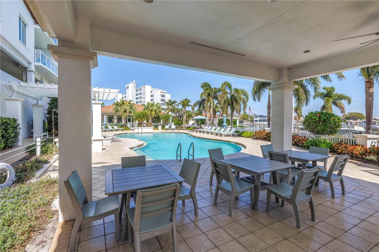 Image 51 of 72 For 1325 Snell Isle Boulevard Ne 611