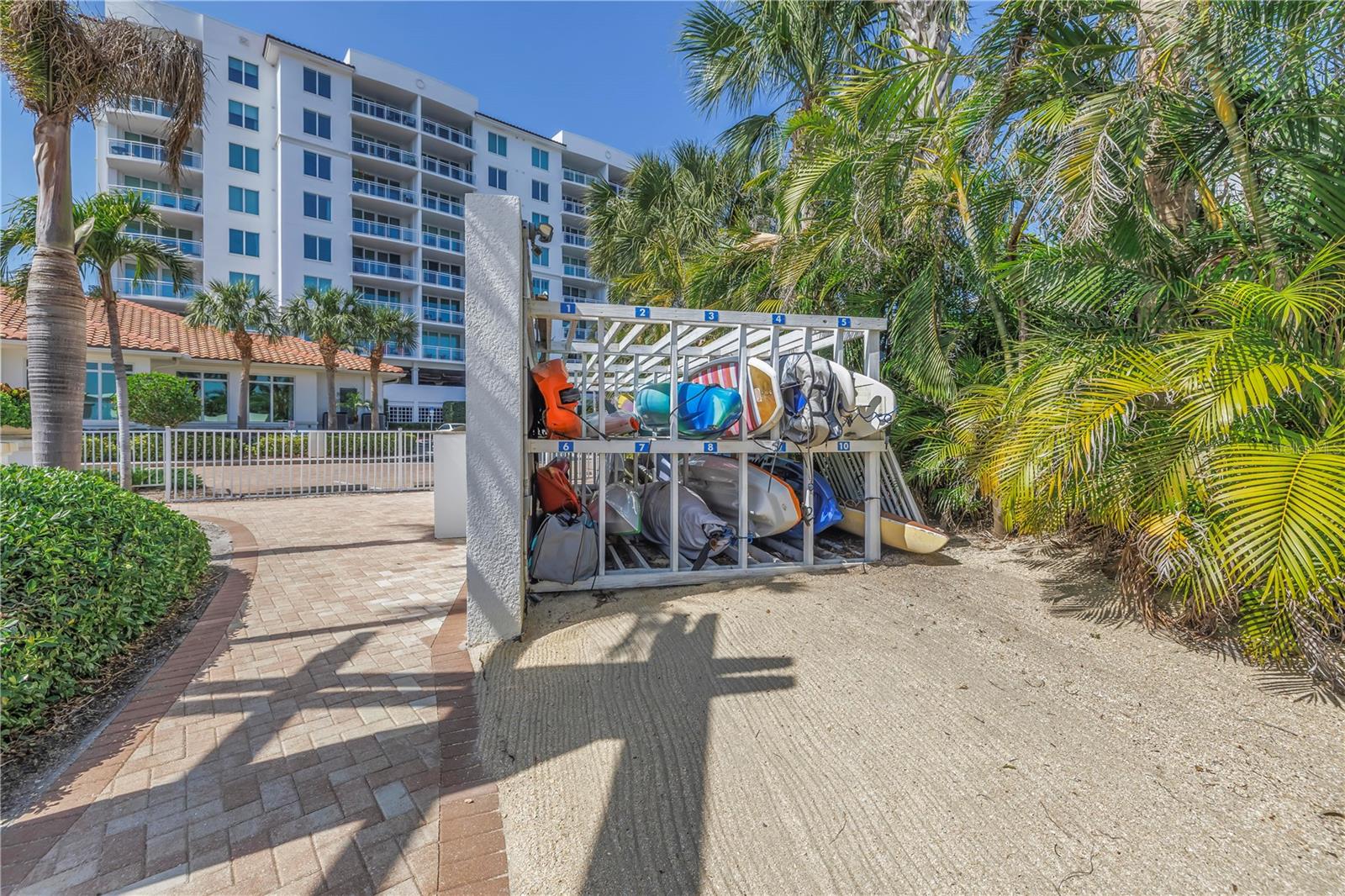 Image 65 of 72 For 1325 Snell Isle Boulevard Ne 611