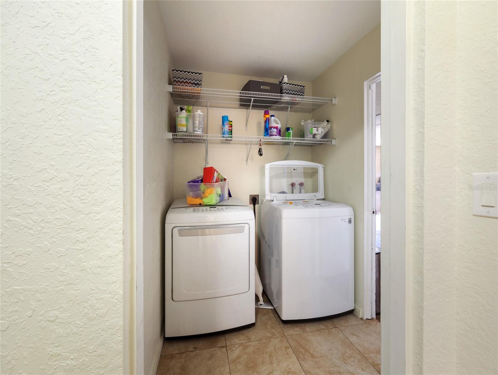 Image 11 of 39 For 21590 84th Loop