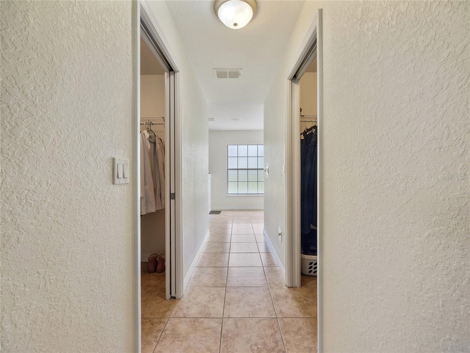 Image 14 of 39 For 21590 84th Loop