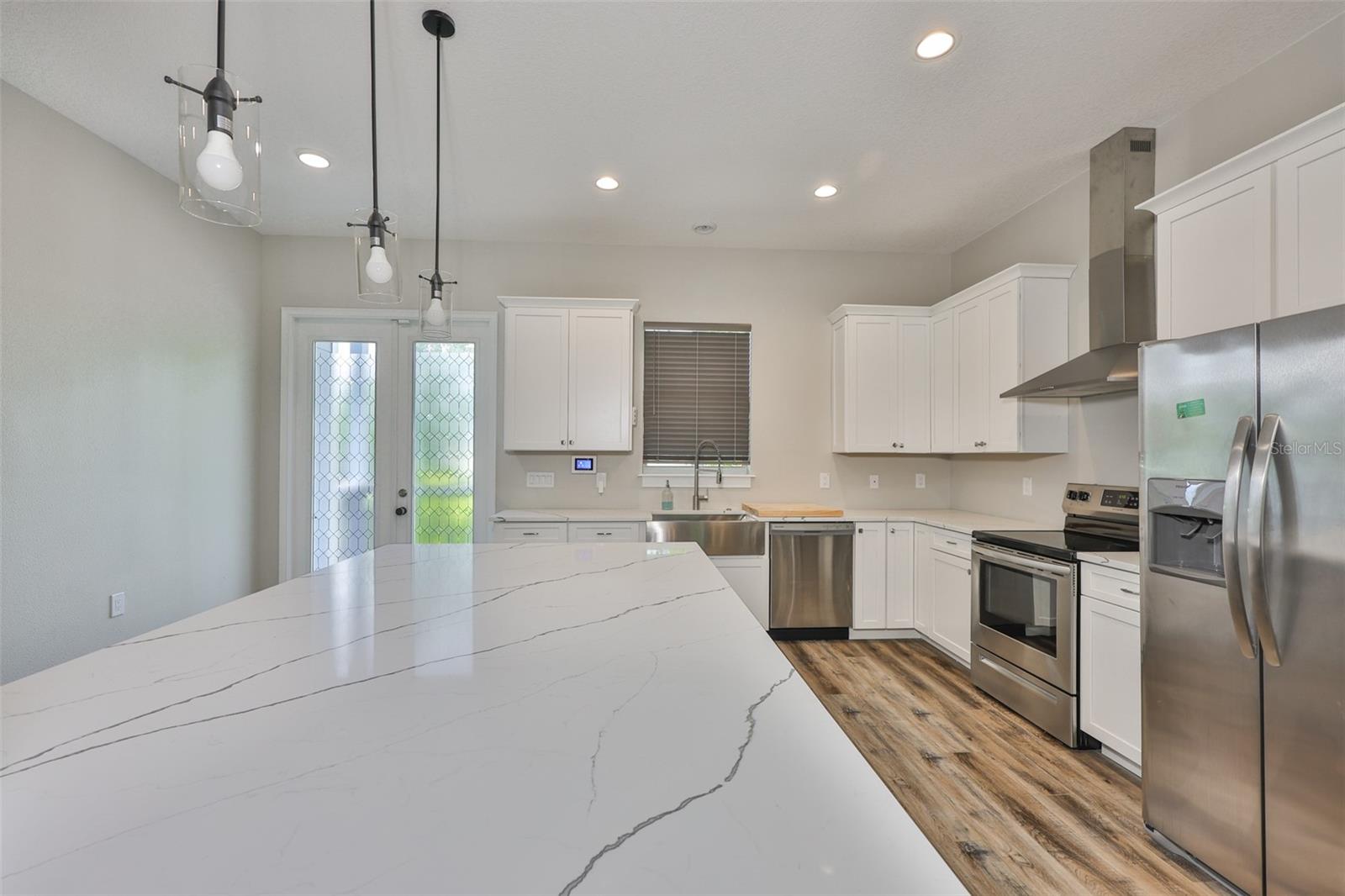 Image 10 of 32 For 1410 Curtis Street 2
