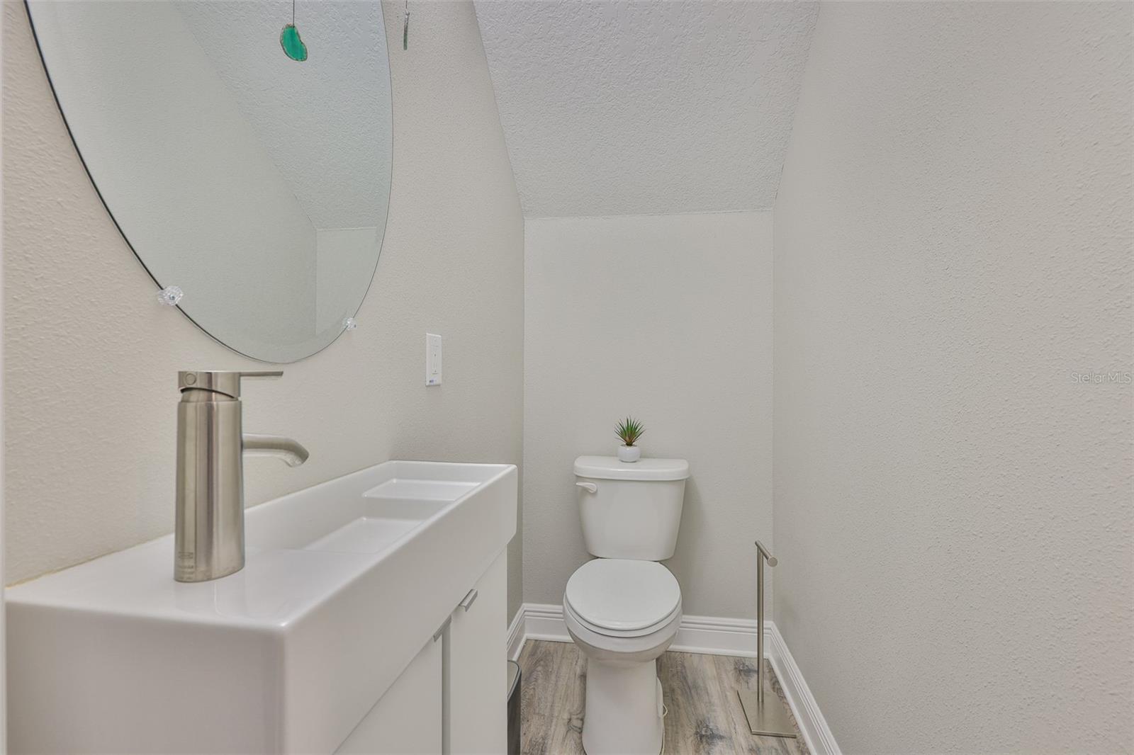 Image 3 of 32 For 1410 Curtis Street 2
