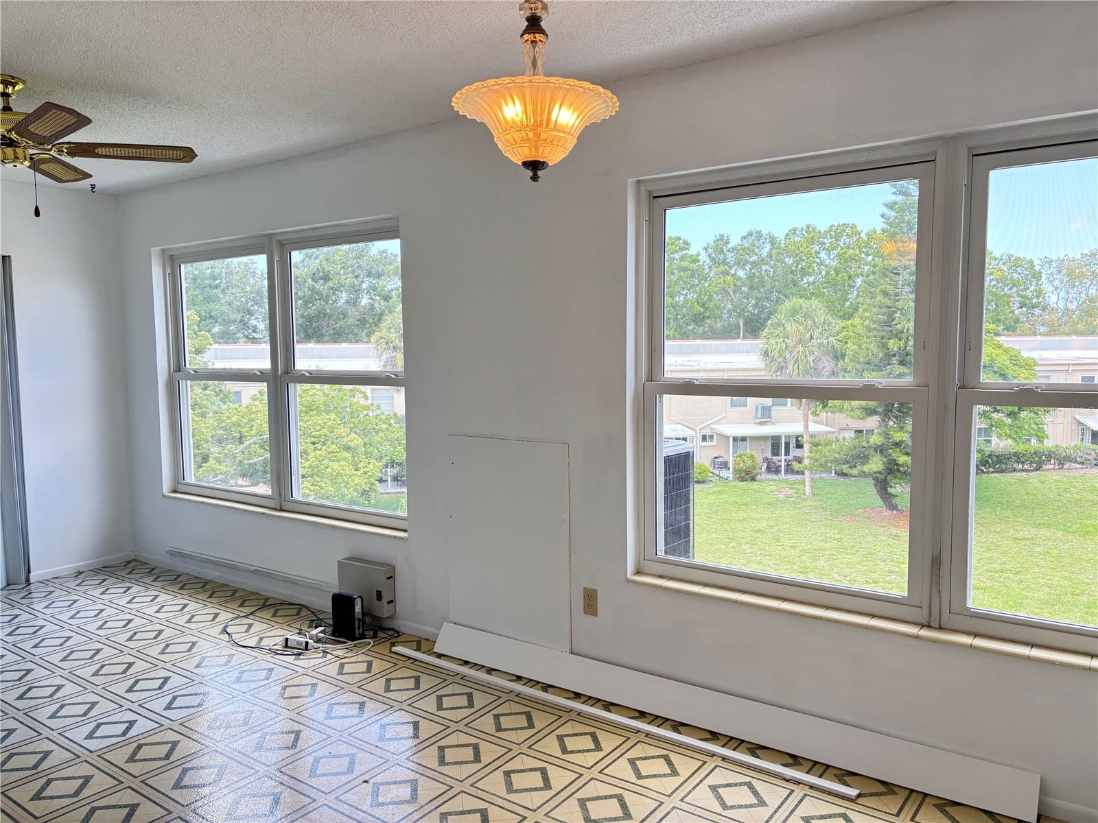 Image 12 of 21 For 2404 Florentine Way 48