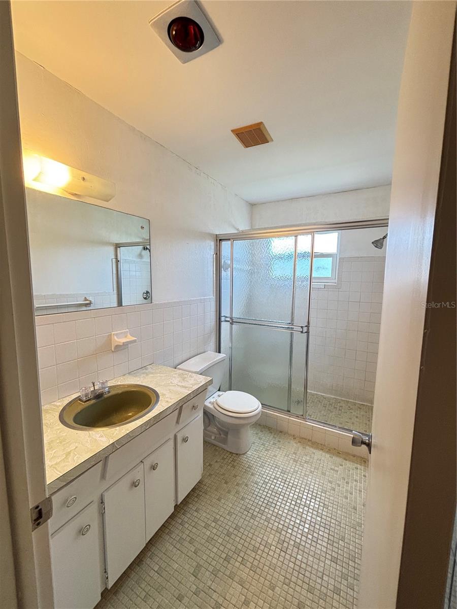 Image 17 of 21 For 2404 Florentine Way 48