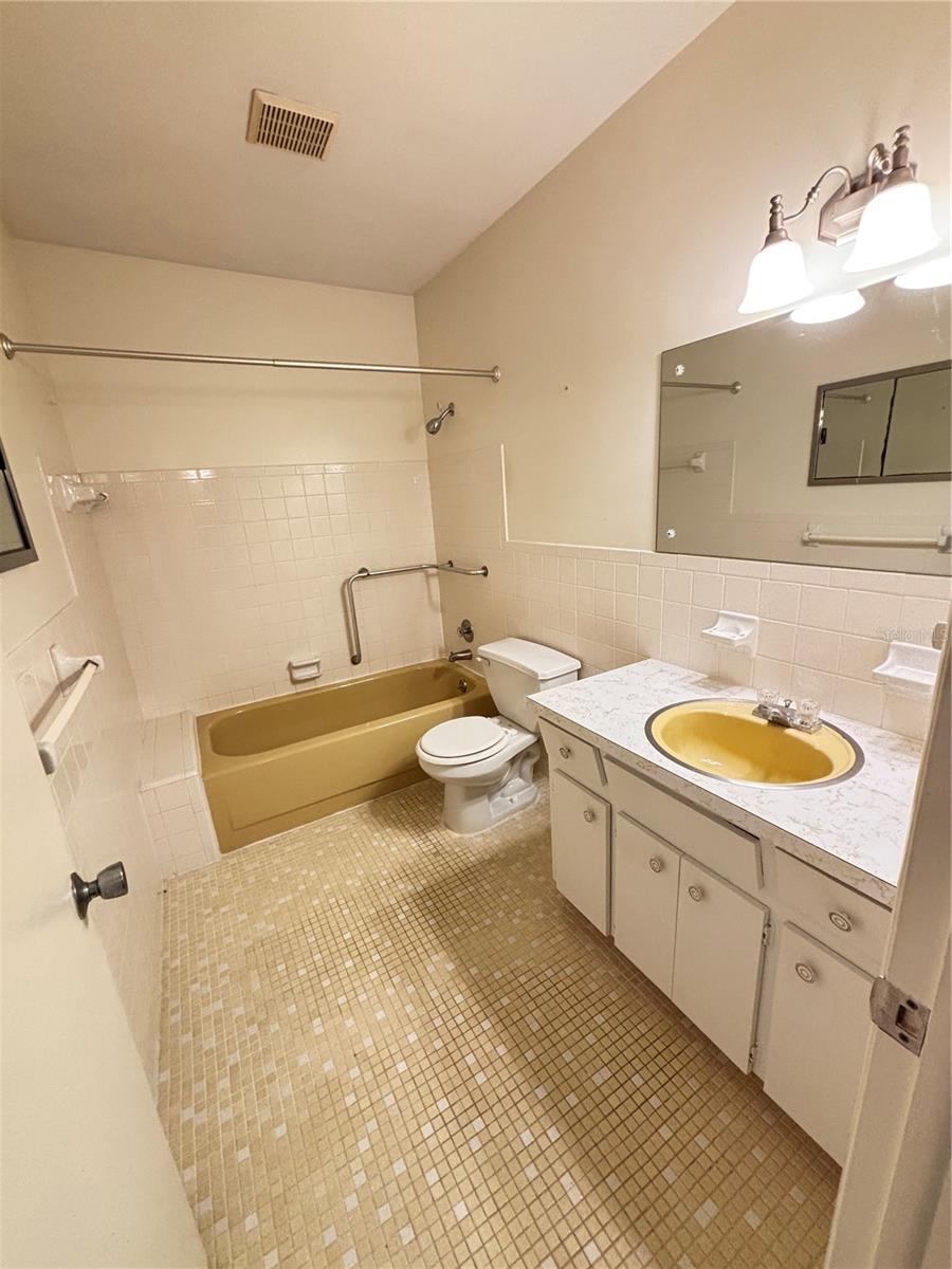 Image 19 of 21 For 2404 Florentine Way 48