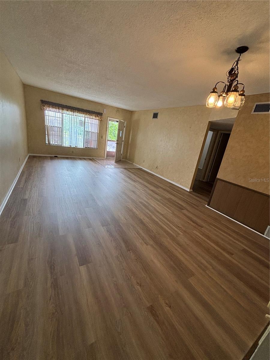 Image 6 of 21 For 2404 Florentine Way 48