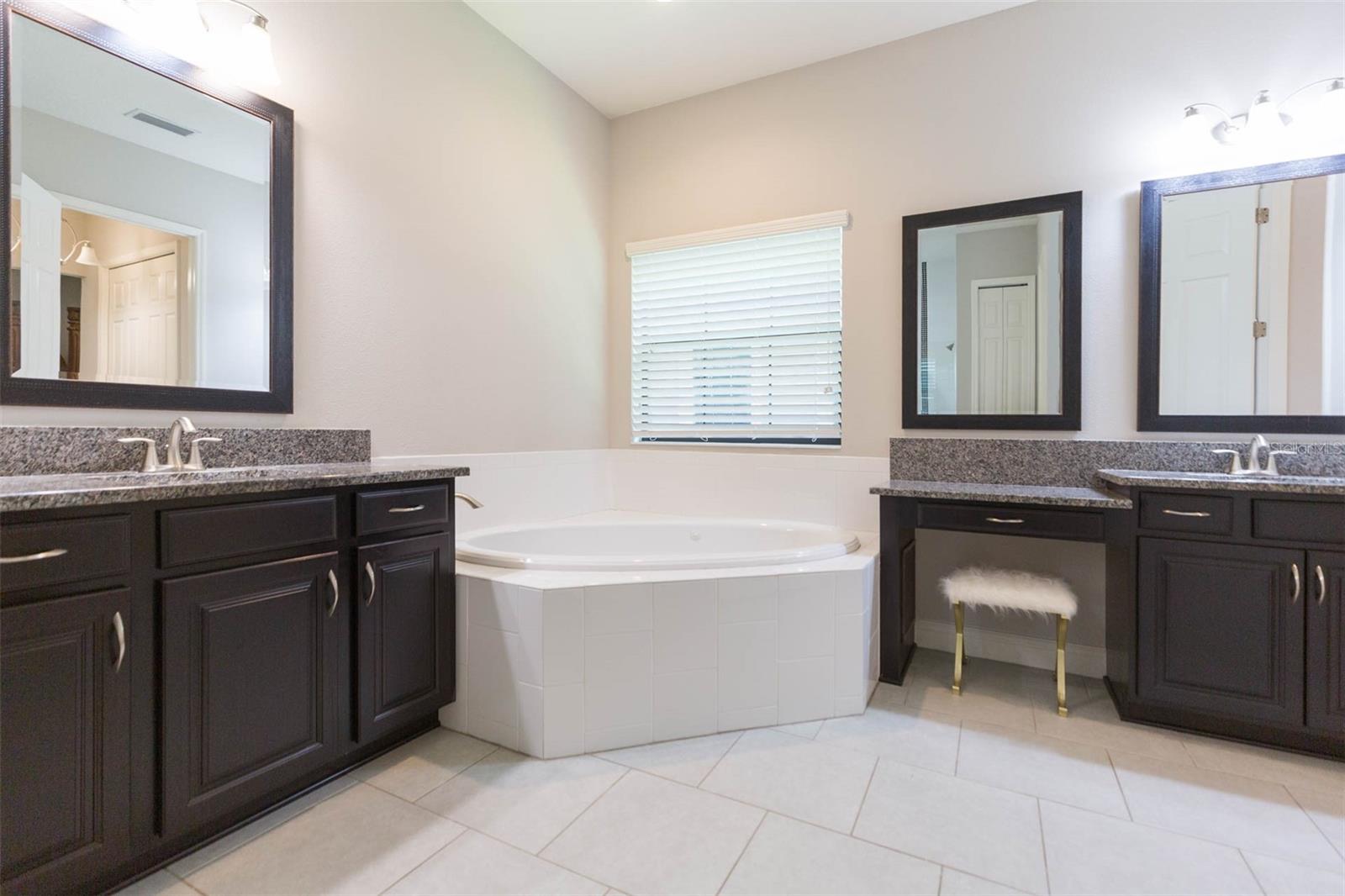 Image 18 of 58 For 6331 Voyagers Place