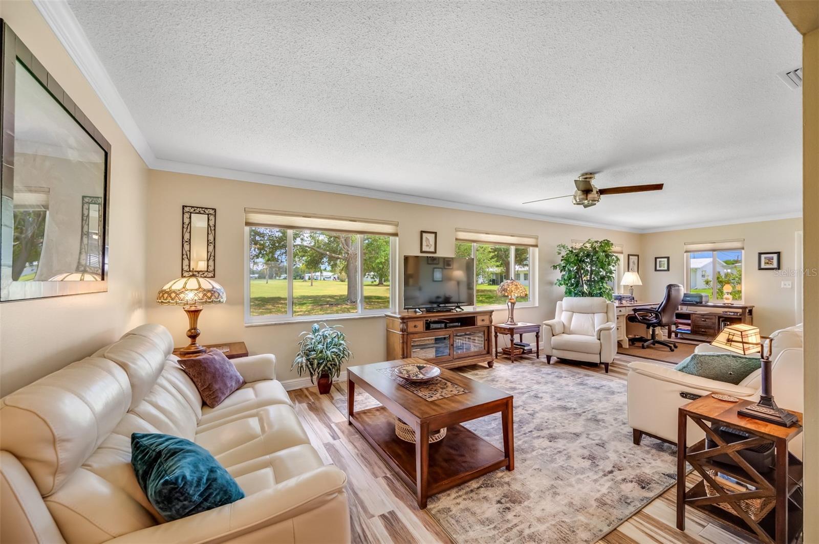Image 12 of 24 For 4076 Mainlands Boulevard N