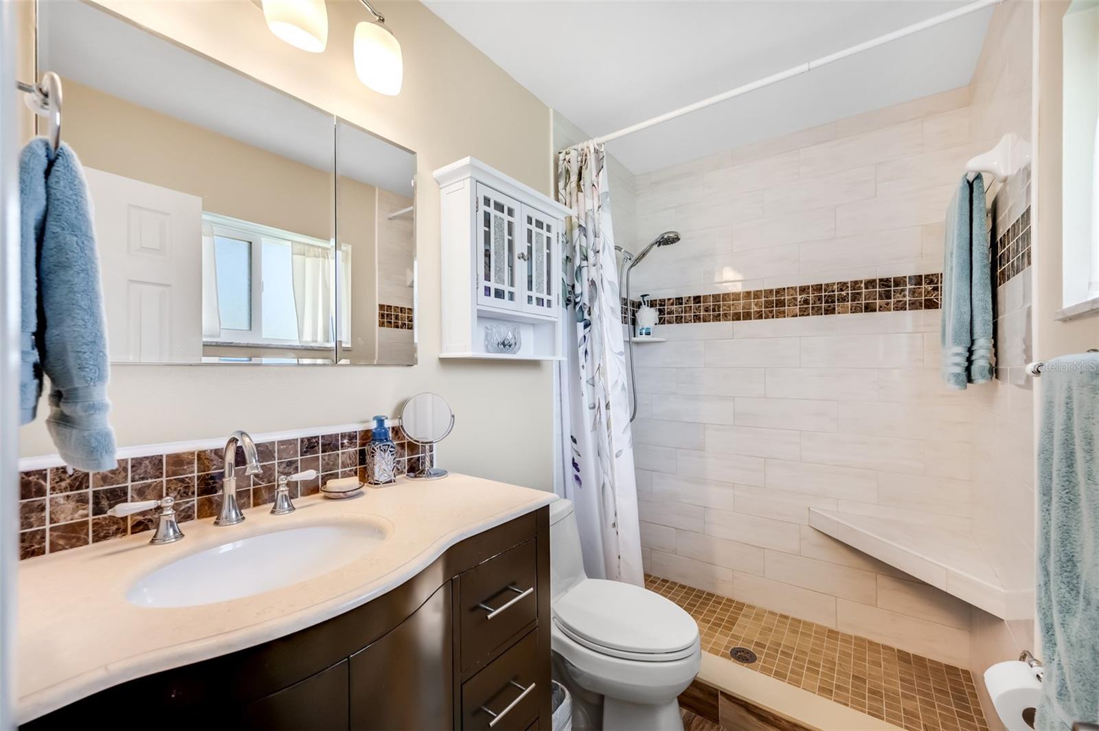 Image 16 of 24 For 4076 Mainlands Boulevard N