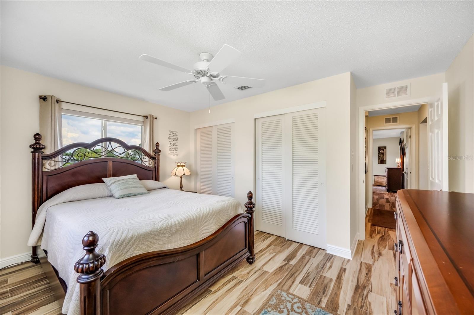 Image 17 of 24 For 4076 Mainlands Boulevard N
