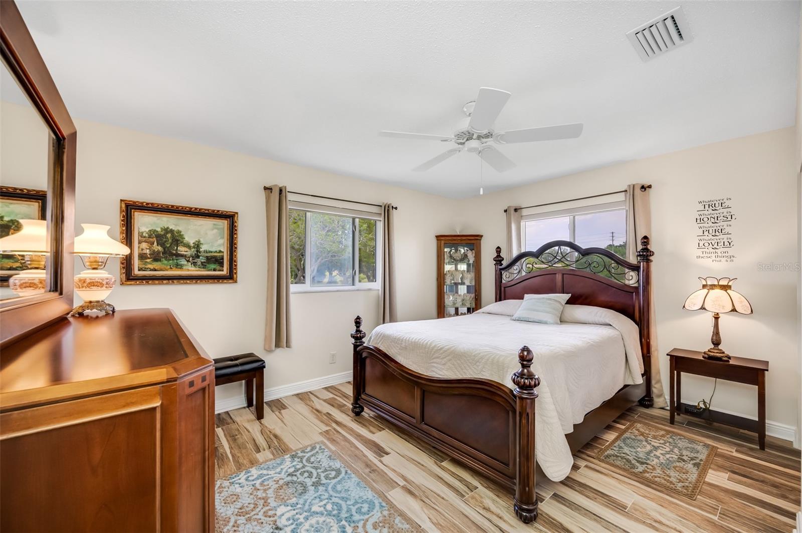 Image 18 of 24 For 4076 Mainlands Boulevard N
