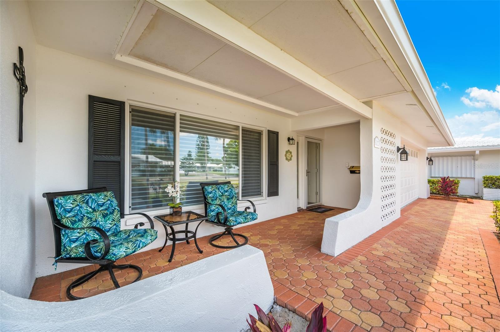 Image 2 of 24 For 4076 Mainlands Boulevard N