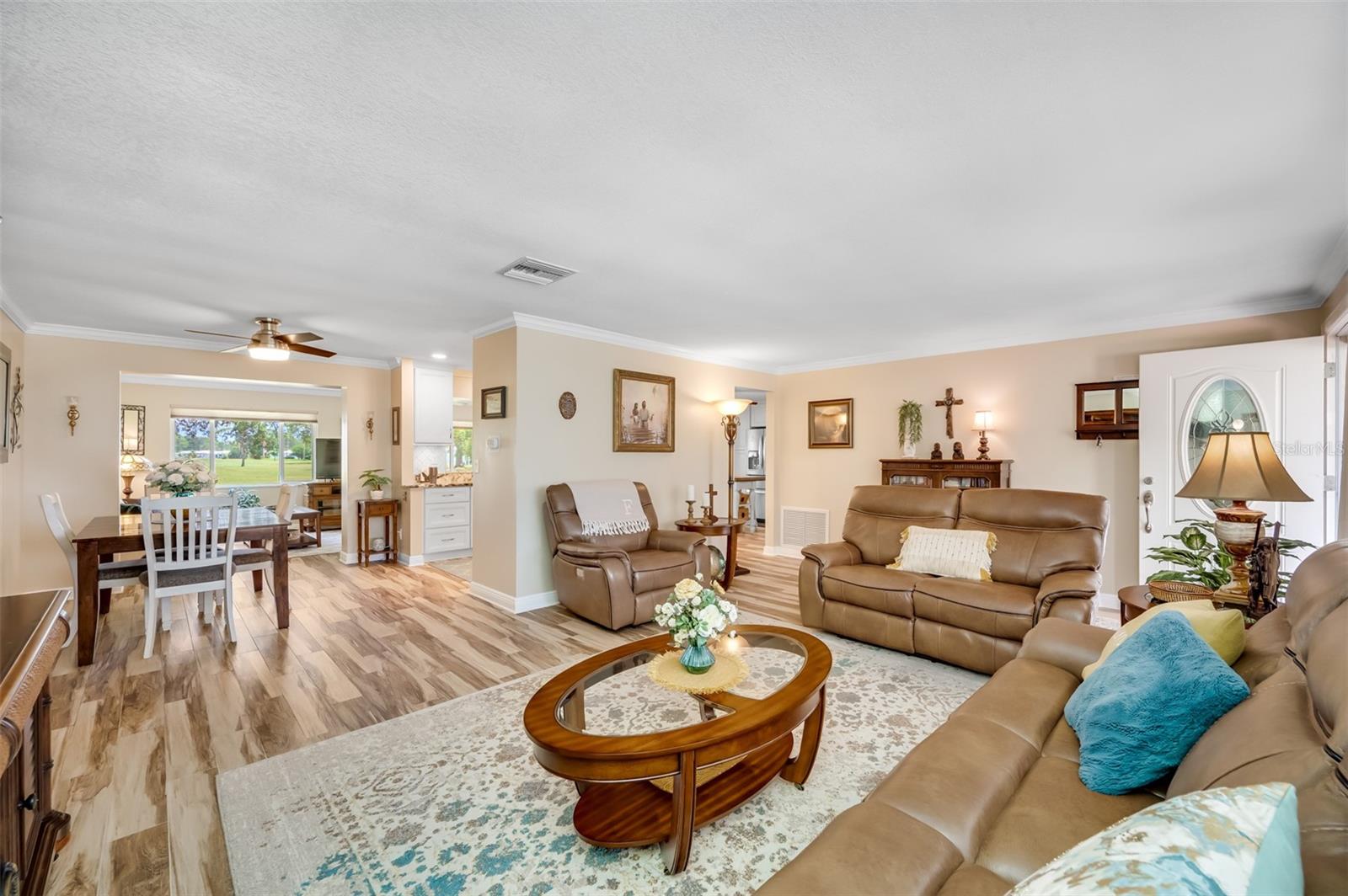 Image 5 of 24 For 4076 Mainlands Boulevard N