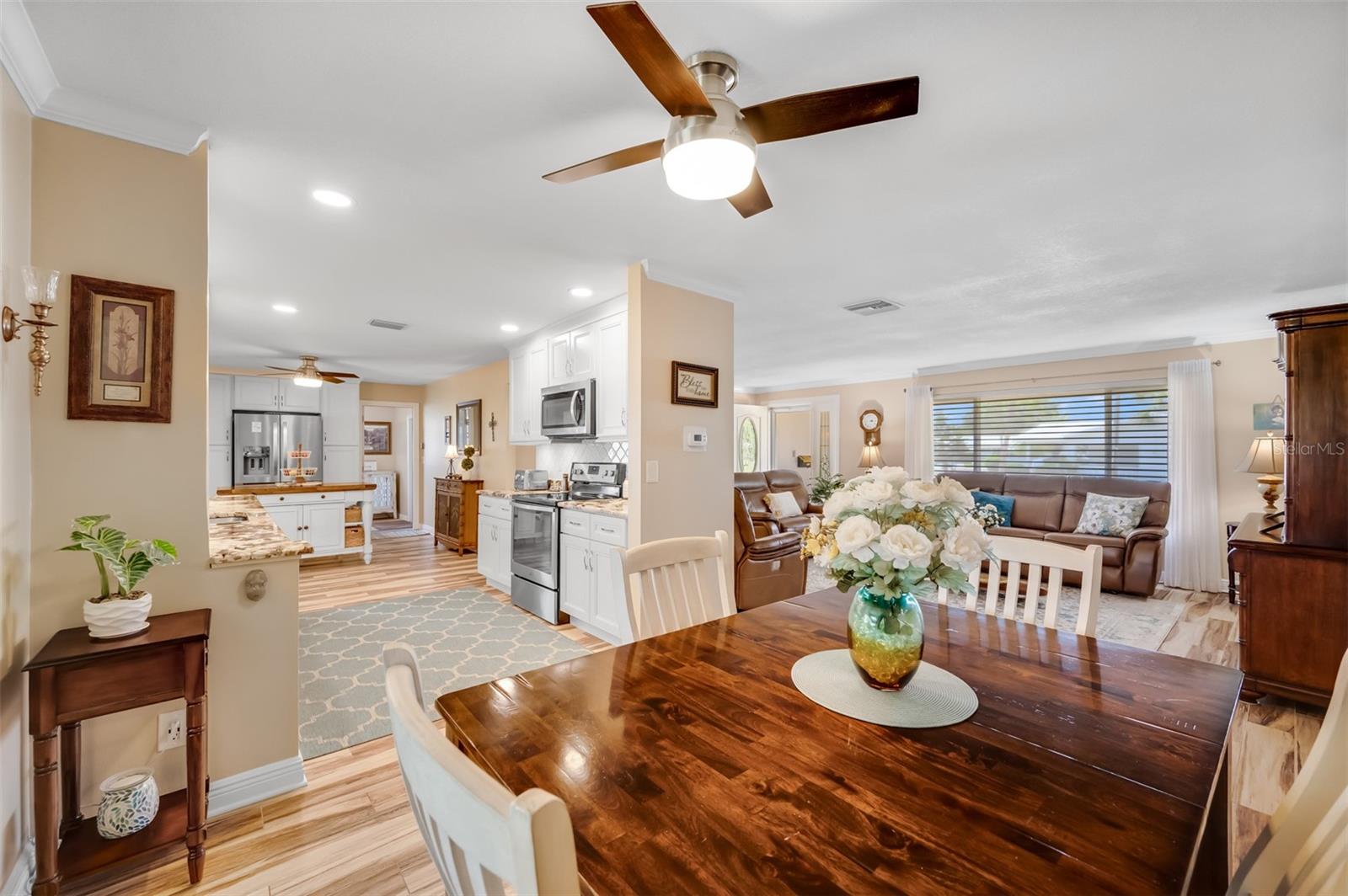 Image 7 of 24 For 4076 Mainlands Boulevard N