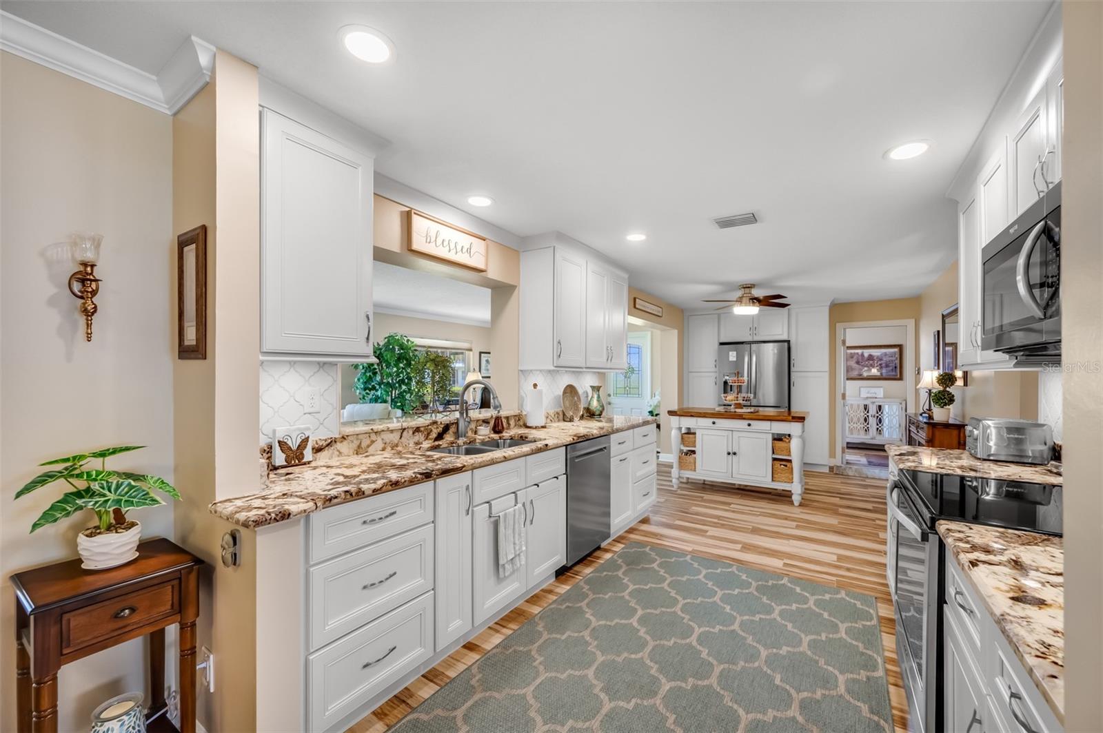 Image 8 of 24 For 4076 Mainlands Boulevard N