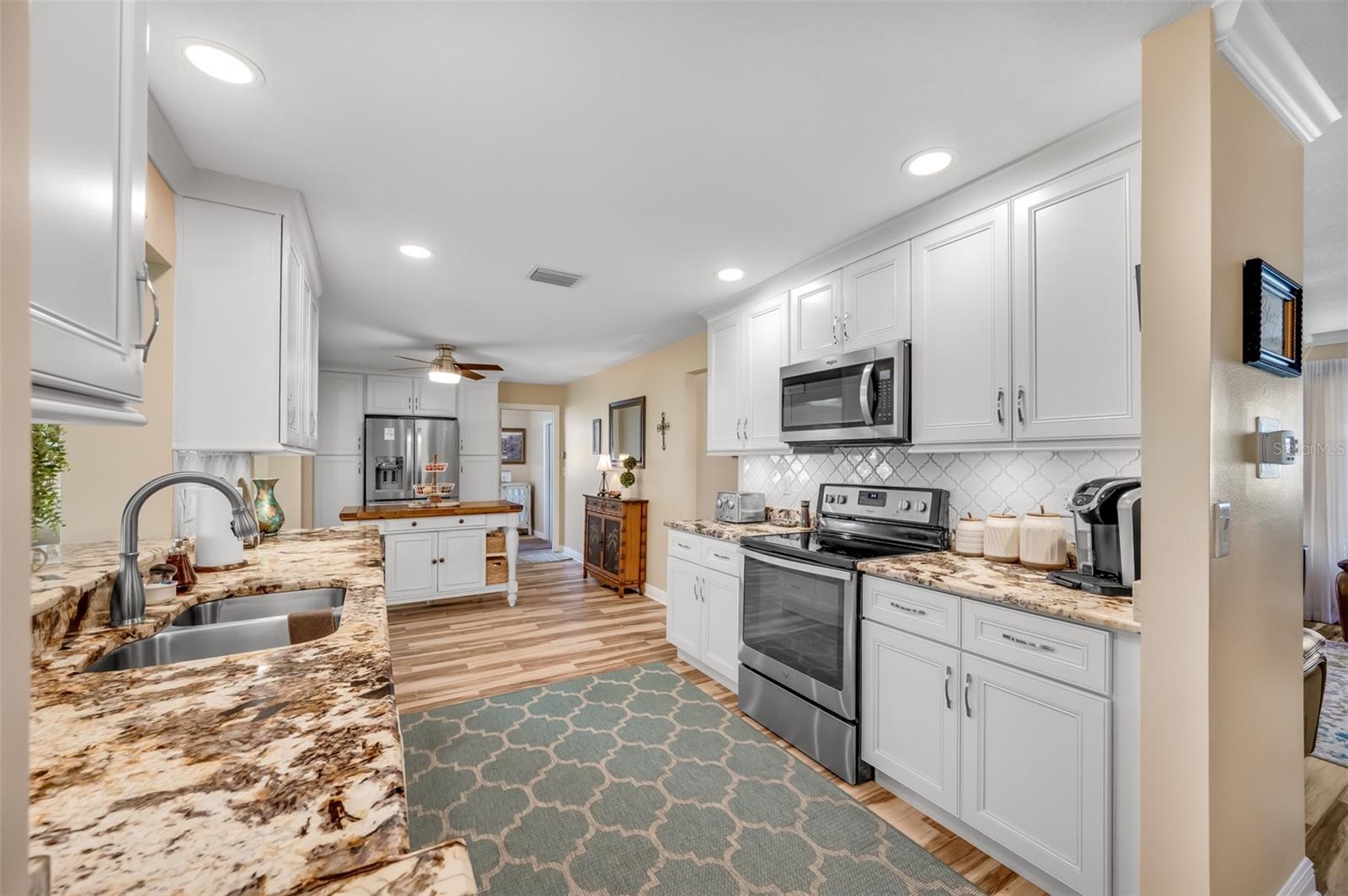 Image 9 of 24 For 4076 Mainlands Boulevard N