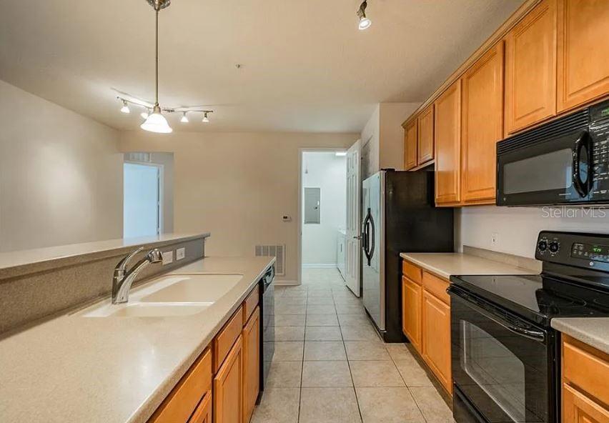 Image 18 of 46 For 7905 Seminole Boulevard 3204