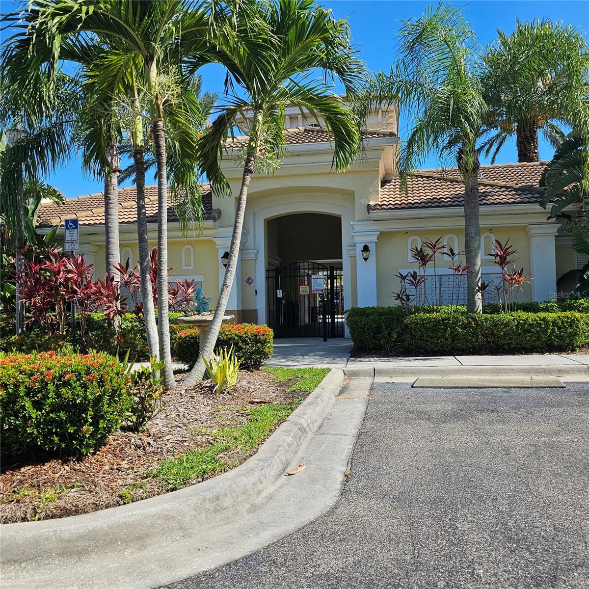 Image 32 of 46 For 7905 Seminole Boulevard 3204
