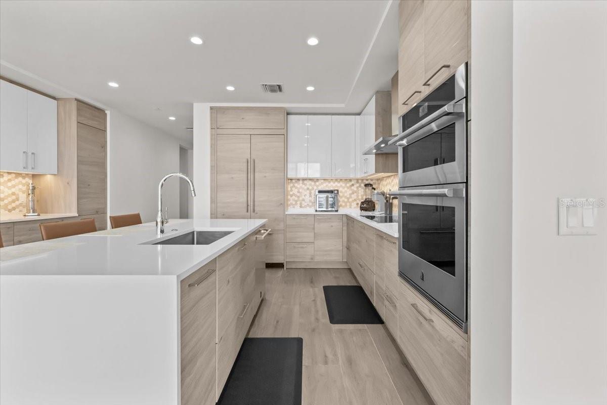 Image 22 of 99 For 301 1st Street S 1004