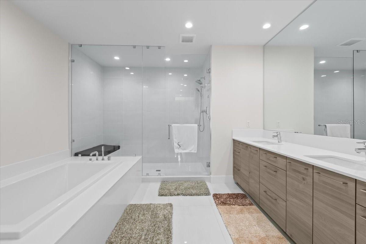Image 38 of 99 For 301 1st Street S 1004
