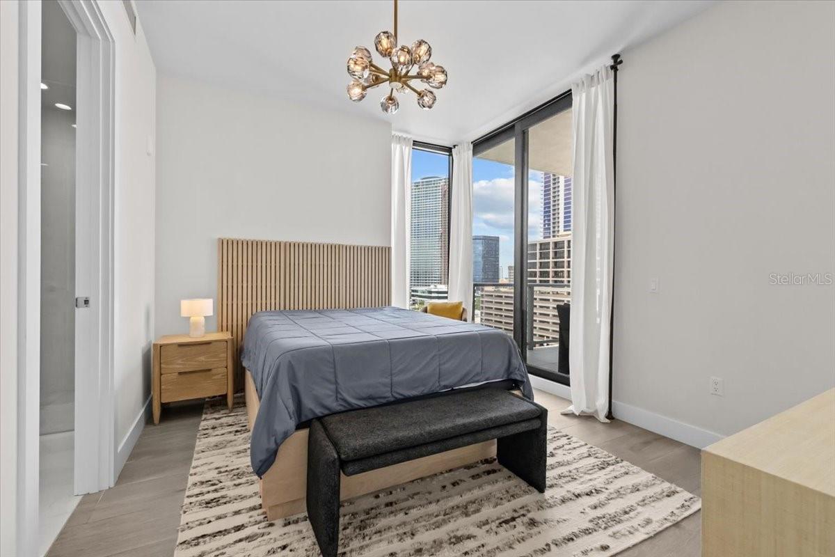 Image 42 of 99 For 301 1st Street S 1004